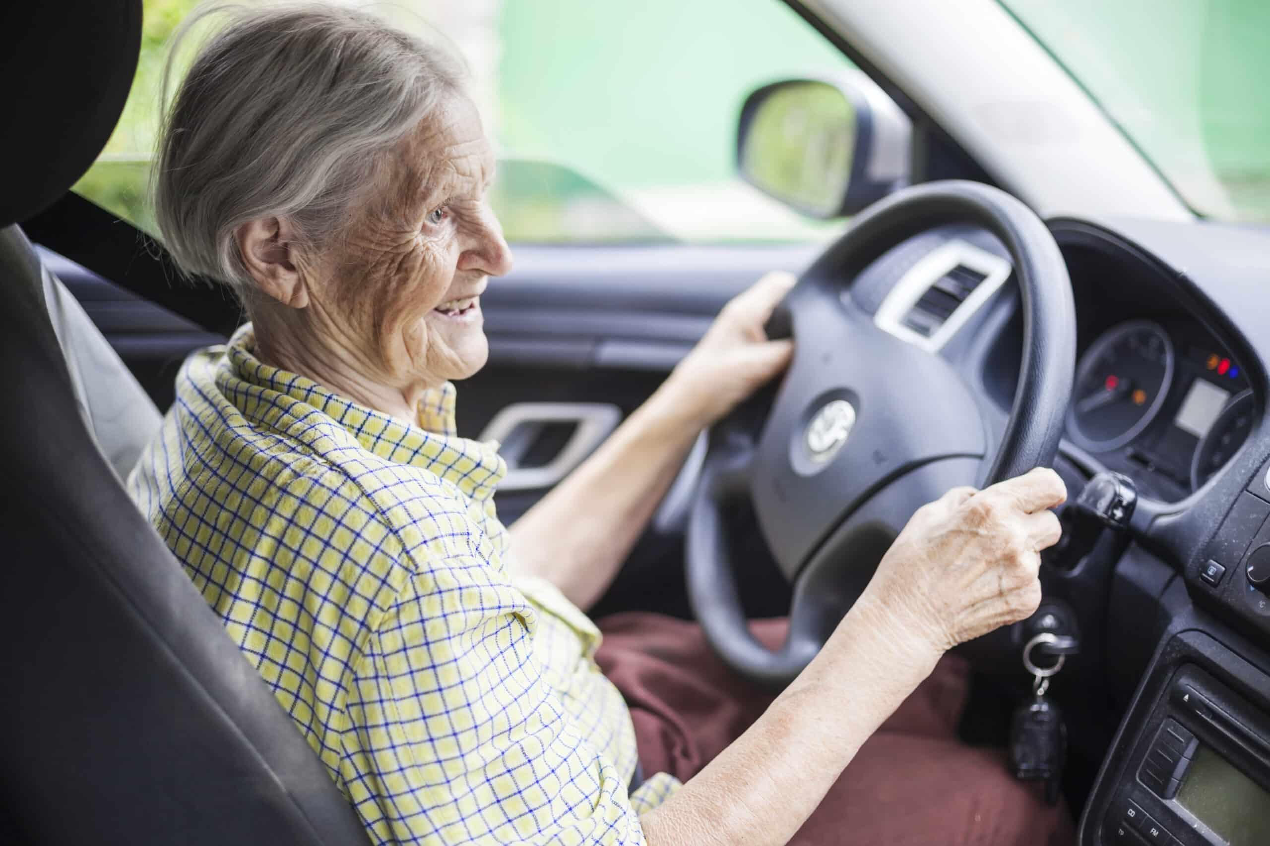 Comprar um Carro com Desconto e ´possivel Beneficios para Idosos no Brasil scaled
