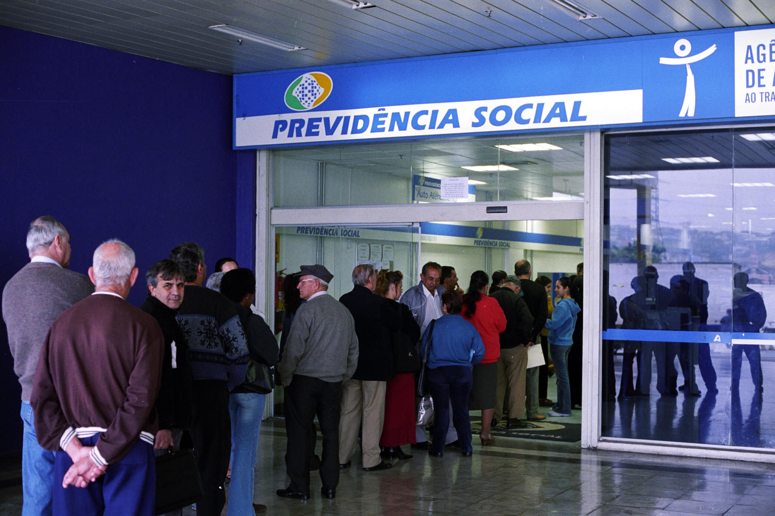 Avancos na Previdencia Social Estruturacao de Concursos para Peritos Medicos em Foco no Governo Lula scaled