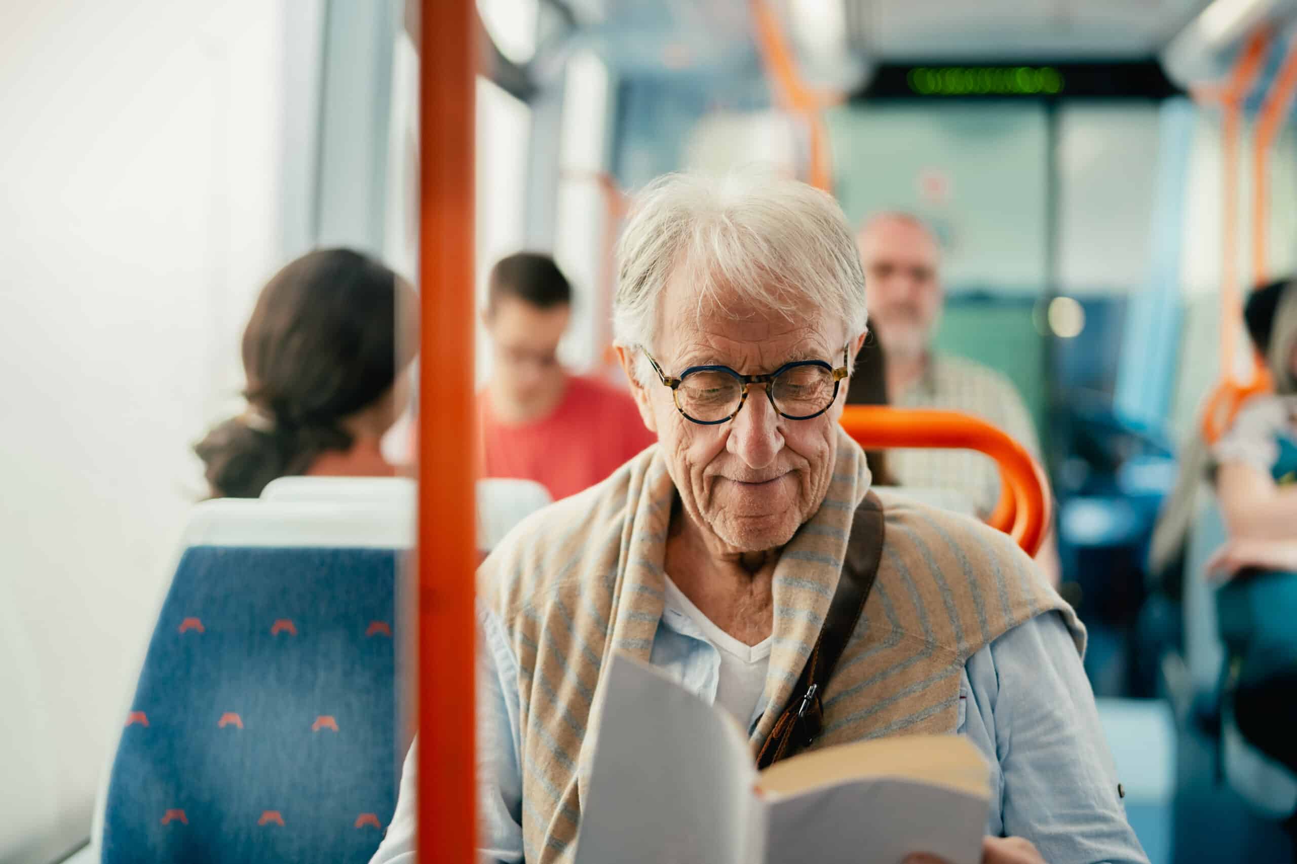 E Verdade que todos os idosos tem direito a passagem gratuita de onibus Veja o que diz a lei scaled