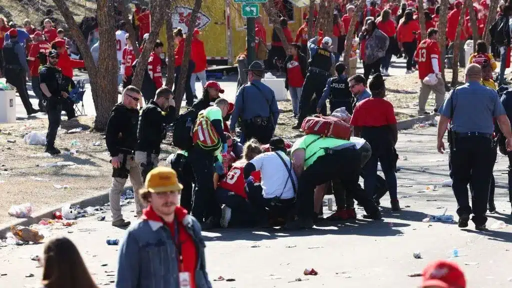Tiroteio interrompe festa do Kansas Chiefs pelo título no Super Bowl. (Foto: Jamie Squire/Getty Images)