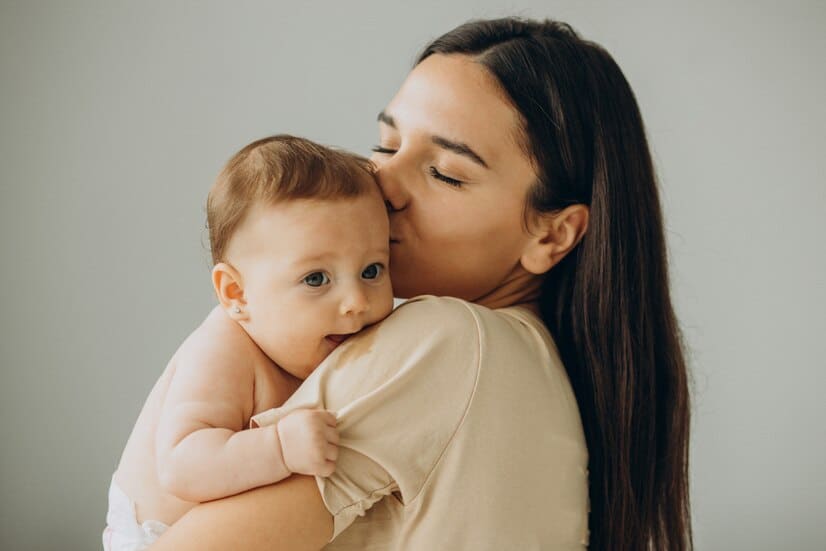 Mãe e filha. (Foto: Freepik - imagem ilustrativa)