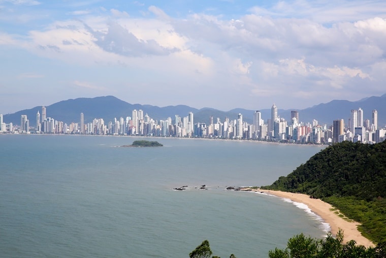 12 04 18 banco imagem sc camboriu 760 jpg