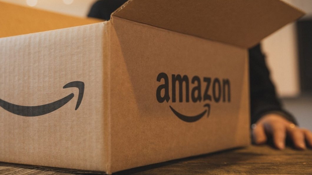 amazon caixa embalagem logo e1602604816927 1060x595 1