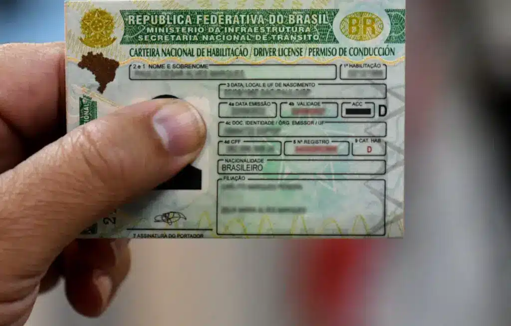 cnh outro pais