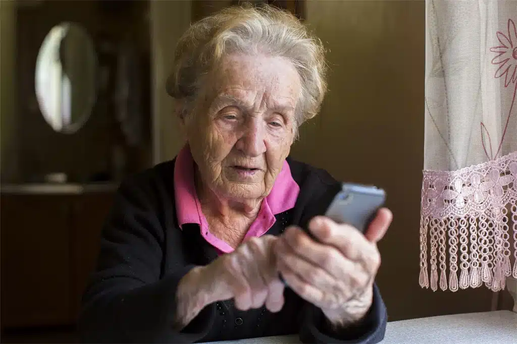 Idosos podem recorrer aos Correios para receber reembolso do INSS 1 idosos internet 1