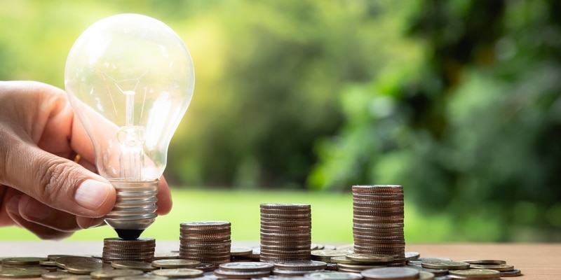 Aposentados estão desobrigados de pagar essa conta após nova lei 1 luz