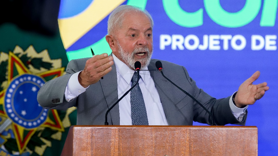 Lula nao perde tempo e toma decisao sobre regras para trabalhar nos domingos