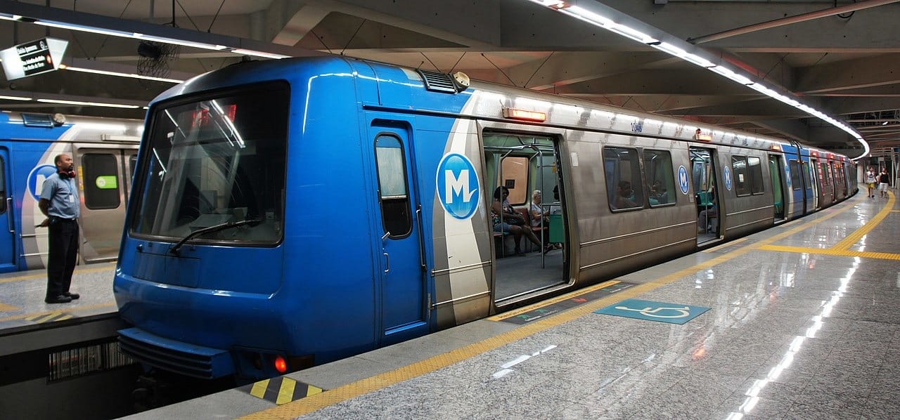 Metro do Rio de Janeiro trem Mario Roberto Duran Ortiz Wikimedia Commons
