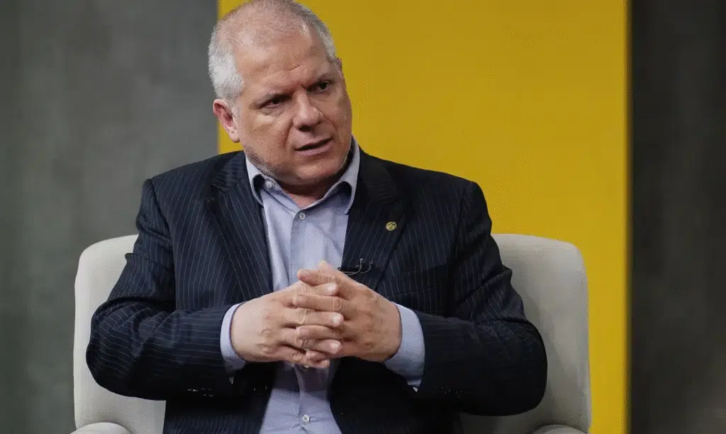 Investigação da PF obriga presidente do INSS a deixar suas funções 1 image 71